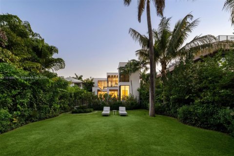 Villa ou maison à vendre à Miami, Floride: 6 chambres, 656.35 m2 № 1972156 - photo 23