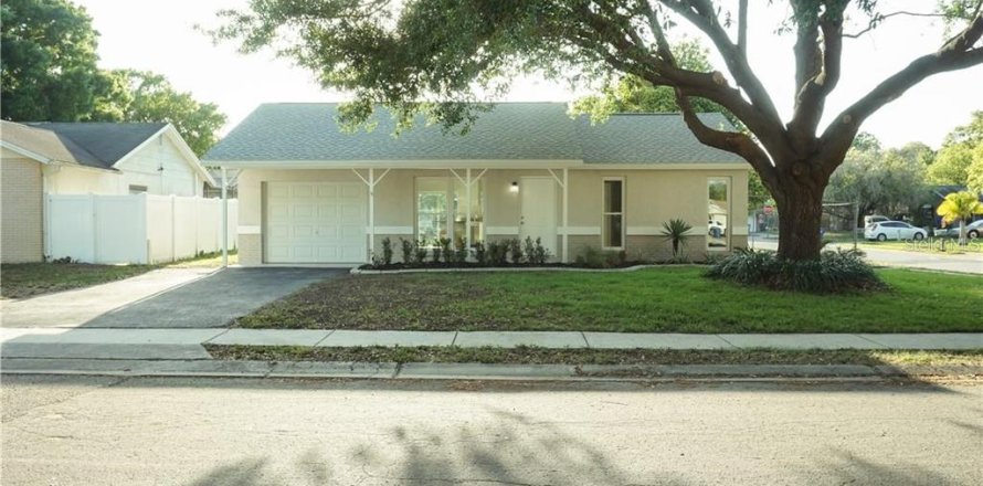 Casa en New Port Richey, Florida 3 dormitorios, 98.85 m2 № 1848194