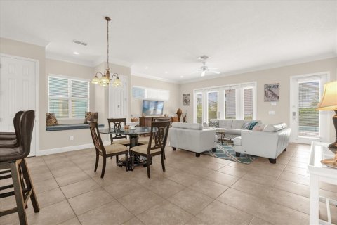 House in Four Corners, Florida 3 bedrooms, 176.89 sq.m. № 1838084 - photo 8