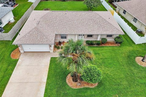 Villa ou maison à vendre à Palm Coast, Floride: 3 chambres, 160.91 m2 № 2283772 - photo 2