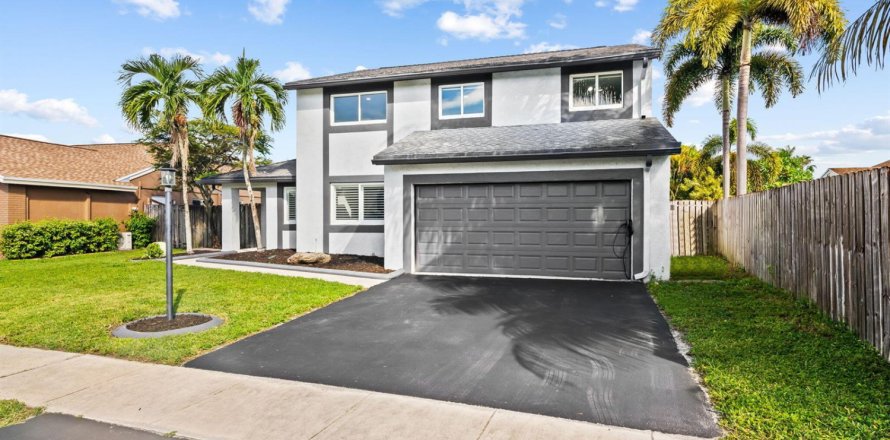 Villa ou maison à Sunrise, Floride 4 chambres, 220.74 m2 № 2407968