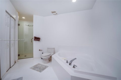 Condominio en alquiler en Aventura, Florida, 3 dormitorios, 126.81 m2 № 1938787 - foto 16