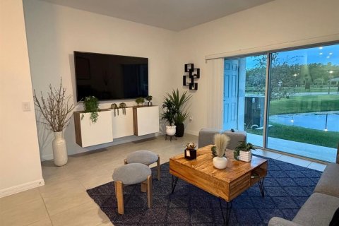 Touwnhouse à louer à Poinciana, Floride: 2 chambres, 118.45 m2 № 2420285 - photo 11