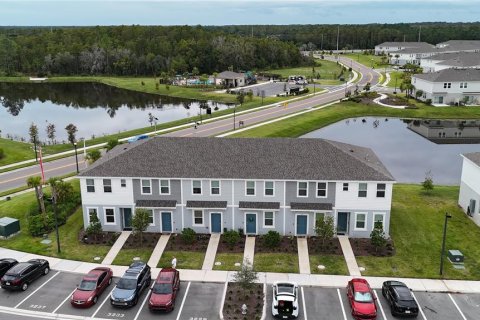 Touwnhouse à Poinciana, Floride 2 chambres, 118.45 m2 № 2420285
