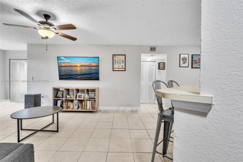 Copropriété à vendre à Sunrise, Floride: 1 chambre, 69.03 m2 № 1826010 - photo 3