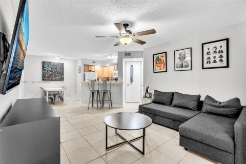 Copropriété à vendre à Sunrise, Floride: 1 chambre, 69.03 m2 № 1826010 - photo 11