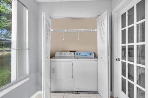 Copropriété à vendre à Sunrise, Floride: 1 chambre, 69.03 m2 № 1826010 - photo 9