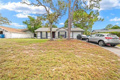 House in Weeki Wachee, Florida 2 bedrooms, 80.27 sq.m. № 2394256 - photo 2