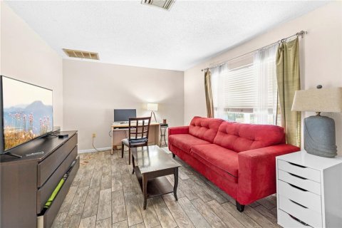 House in Weeki Wachee, Florida 2 bedrooms, 80.27 sq.m. № 2394256 - photo 7