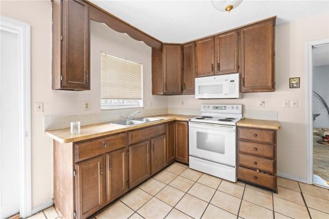 House in Weeki Wachee, Florida 2 bedrooms, 80.27 sq.m. № 2394256 - photo 11
