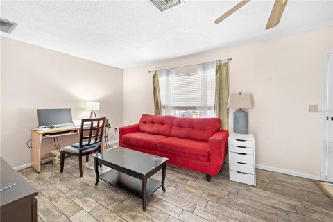 House in Weeki Wachee, Florida 2 bedrooms, 80.27 sq.m. № 2394256 - photo 6