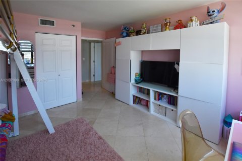 Снять в аренду кондоминиум в Майами, Флорида 3 спальни, 144.93м2, № 2145833 - фото 23