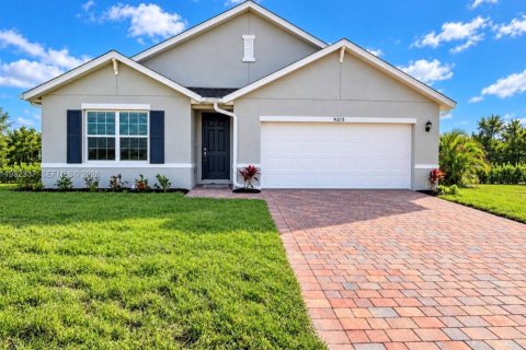 House in Lehigh Acres, Florida 4 bedrooms, 169.83 sq.m. № 2402393