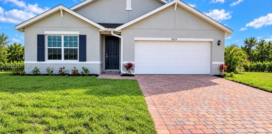 House in Lehigh Acres, Florida 4 bedrooms, 169.83 sq.m. № 2402393
