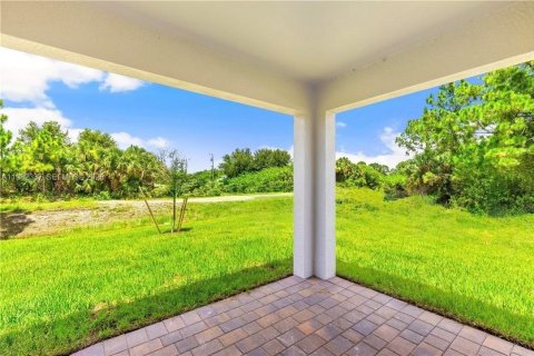House in Lehigh Acres, Florida 4 bedrooms, 169.83 sq.m. № 2402393 - photo 16