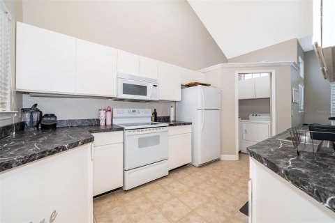 Condominio en venta en Lake Mary, Florida, 1 dormitorio, 77.29 m2 № 1446732 - foto 5