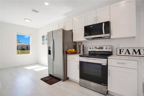 Apartment in Englewood, Florida 3 bedrooms, 107.95 sq.m. № 2205667 - photo 3