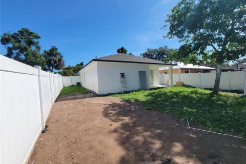 House in Bradenton, Florida 3 bedrooms, 95.04 sq.m. № 1800400 - photo 28