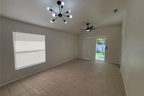 House in Bradenton, Florida 3 bedrooms, 95.04 sq.m. № 1800400 - photo 13