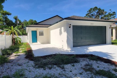House in Bradenton, Florida 3 bedrooms, 95.04 sq.m. № 1800400 - photo 1