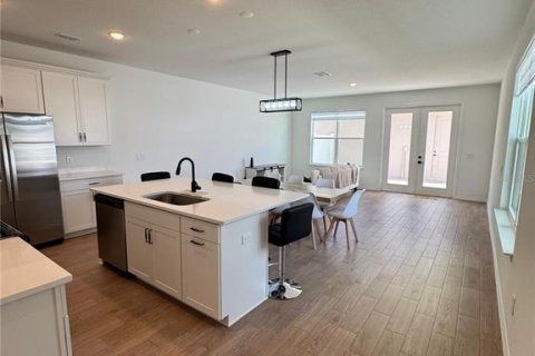 Townhouse in Winter Garden, Florida 4 bedrooms, 204.38 sq.m. № 1852981 - photo 9