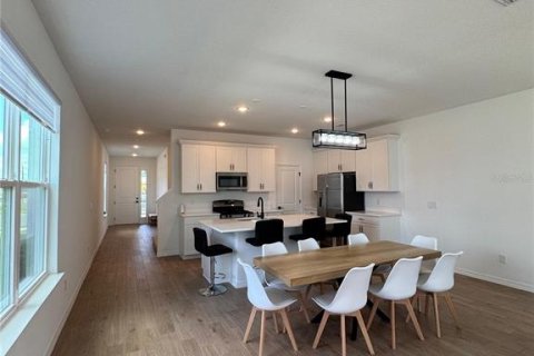 Townhouse in Winter Garden, Florida 4 bedrooms, 204.38 sq.m. № 1852981 - photo 12