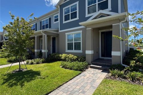 Townhouse in Winter Garden, Florida 4 bedrooms, 204.38 sq.m. № 1852981 - photo 4