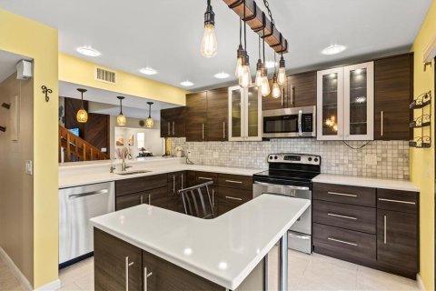 Condo in Sarasota, Florida, 3 bedrooms  № 1529916 - photo 11