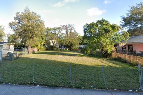 Terreno en venta en Miami, Florida № 1984962 - foto 1