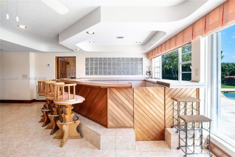 House in Miami, Florida 6 bedrooms, 485.23 sq.m. № 2058524 - photo 30