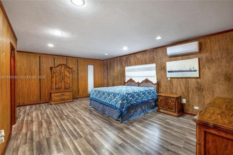 House in Miami, Florida 6 bedrooms, 485.23 sq.m. № 2058524 - photo 22