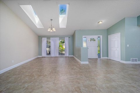 House in Palm Coast, Florida 4 bedrooms, 260.03 sq.m. № 1733796 - photo 12