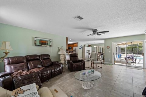 House in Palm Coast, Florida 4 bedrooms, 260.03 sq.m. № 1733796 - photo 17