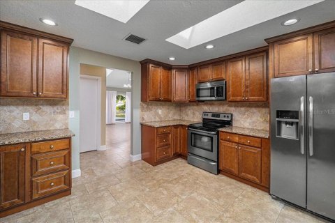 House in Palm Coast, Florida 4 bedrooms, 260.03 sq.m. № 1733796 - photo 7