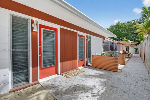Casa en alquiler en Fort Lauderdale, Florida, 2 dormitorios, 112.5 m2 № 1943742 - foto 27