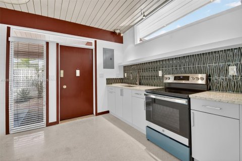 Casa en alquiler en Fort Lauderdale, Florida, 2 dormitorios, 112.5 m2 № 1943742 - foto 9
