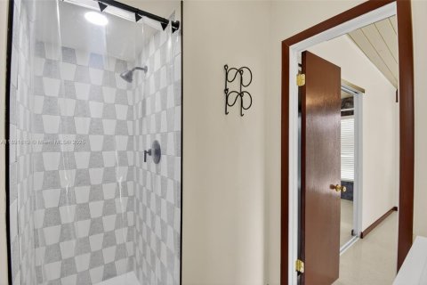 Casa en alquiler en Fort Lauderdale, Florida, 2 dormitorios, 112.5 m2 № 1943742 - foto 17