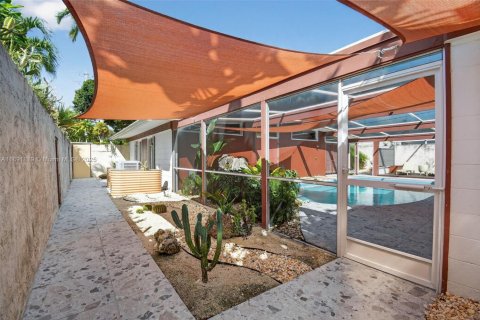 Casa en alquiler en Fort Lauderdale, Florida, 2 dormitorios, 112.5 m2 № 1943742 - foto 26