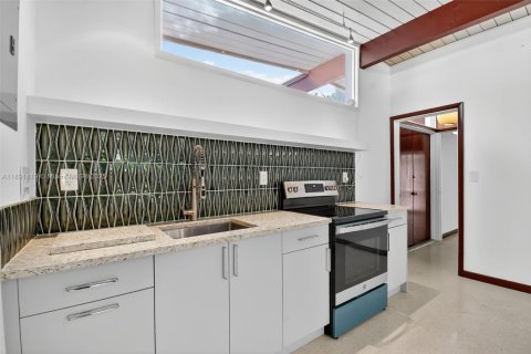 Casa en alquiler en Fort Lauderdale, Florida, 2 dormitorios, 112.5 m2 № 1943742 - foto 10