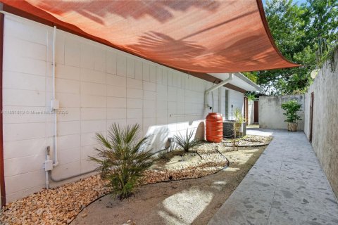 Casa en alquiler en Fort Lauderdale, Florida, 2 dormitorios, 112.5 m2 № 1943742 - foto 28