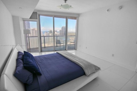 Condo in Miami, Florida, 1 bedroom  № 1890832 - photo 14