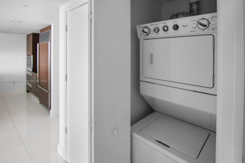 Condo in Miami, Florida, 1 bedroom  № 1890832 - photo 22