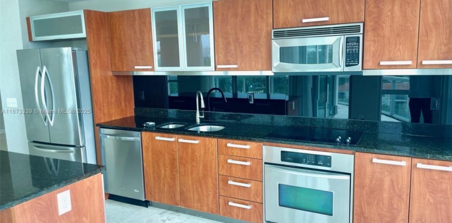 Condo in Aventura, Florida, 3 bedrooms № 1921146