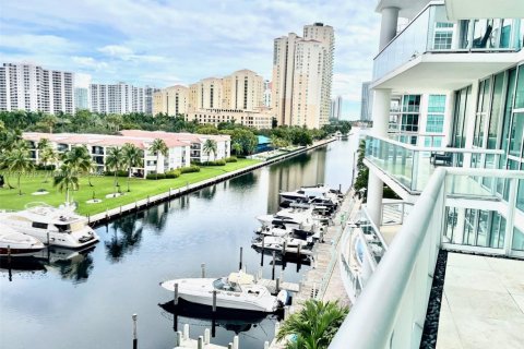 Condo in Aventura, Florida, 3 bedrooms  № 1921146 - photo 15