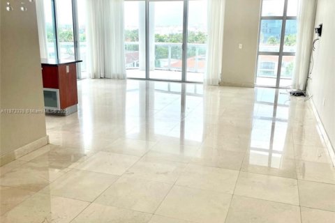 Condo in Aventura, Florida, 3 bedrooms  № 1921146 - photo 9