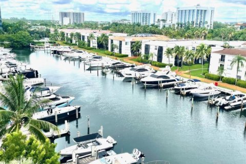 Condo in Aventura, Florida, 3 bedrooms  № 1921146 - photo 16