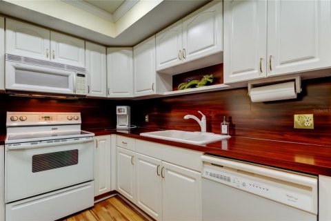 Снять в аренду кондоминиум в Сент-Пит-Бич, Флорида 5 комнат, 118.91м2, № 1751503 - фото 9
