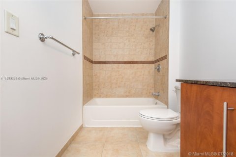 Condominio en venta en Miami, Florida, 2 dormitorios, 109.9 m2 № 1928964 - foto 12