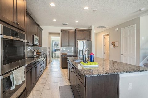 House in Riverview, Florida 5 bedrooms, 337.98 sq.m. № 2124424 - photo 5