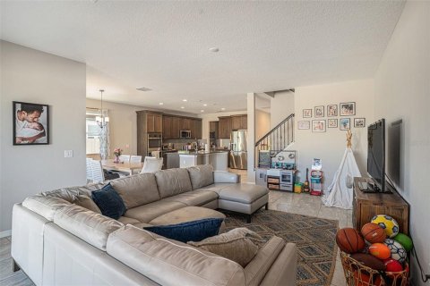 House in Riverview, Florida 5 bedrooms, 337.98 sq.m. № 2124424 - photo 8
